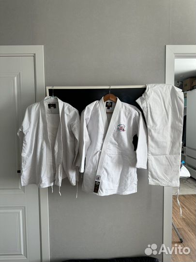 Кимоно для айкидо, перчатки, оружие
