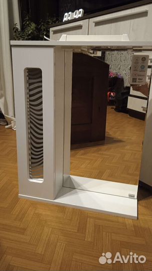 Шкафчик для ванной навесной