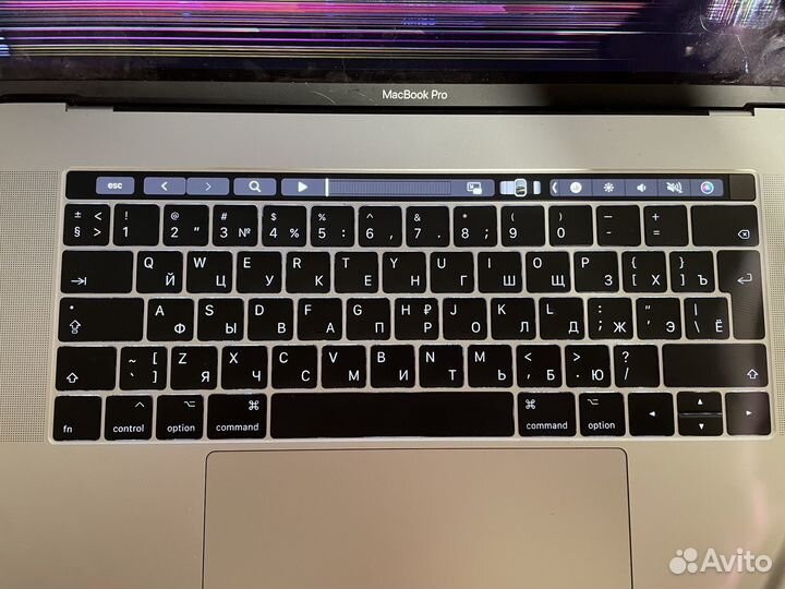 Apple macbook pro 15 2017 i7/16gb/pro 555 2gb