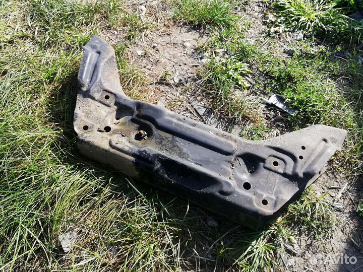 Подрамник Шкода Фабия 1