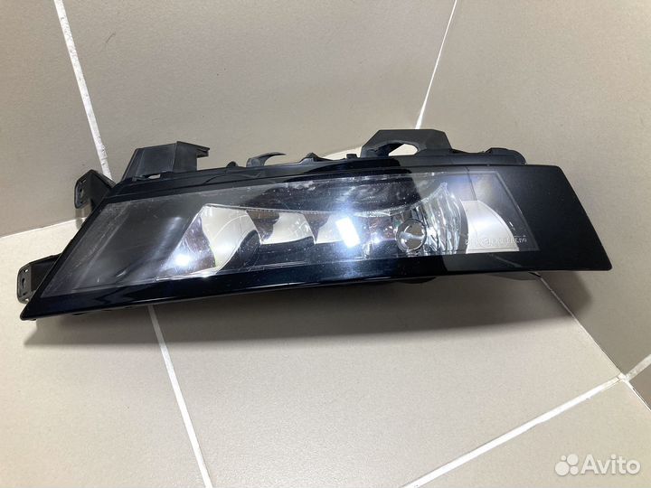 Фара противотуманная правая Skoda Rapid 2013-2020