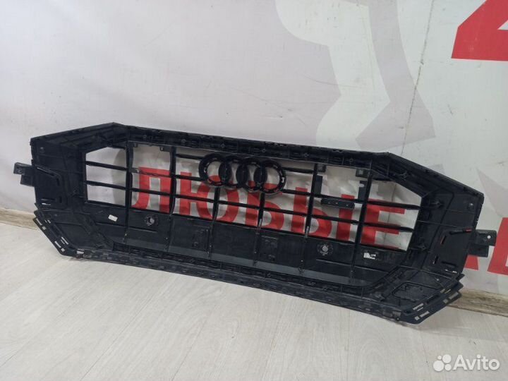 Решетка радиатора передняя Audi Q8 4M8 2018-Нв