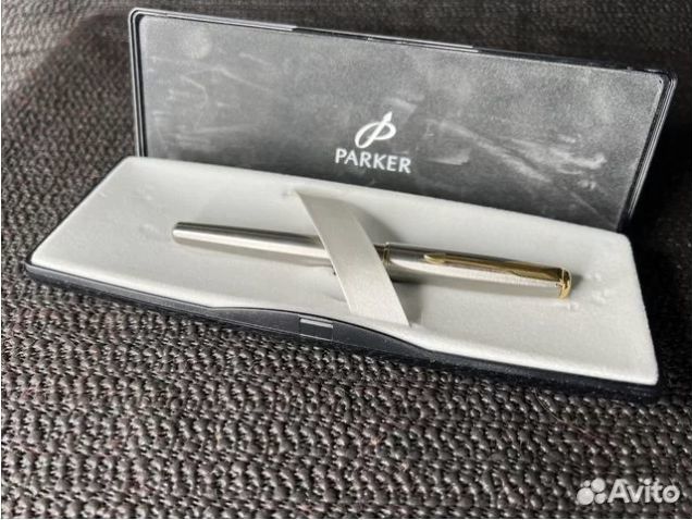 Перьевой Parker вместе с фирменными чернилами