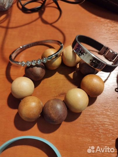 Браслеты разные