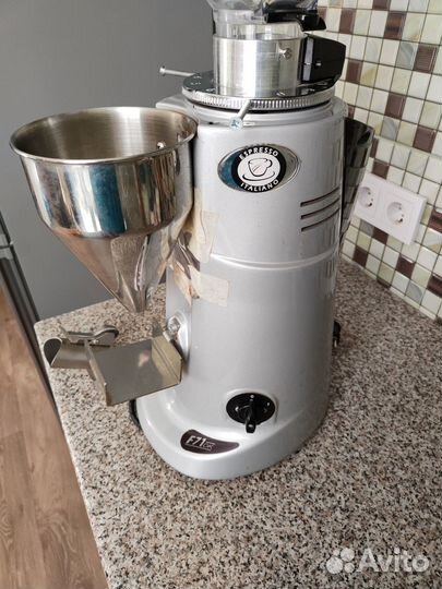 Продам кофемолку Fiorenzato F71DK