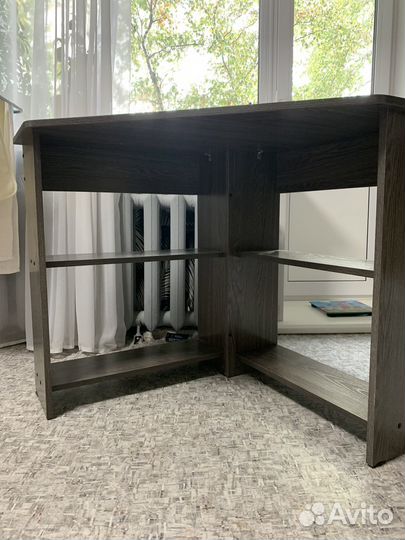 Компьютерный стол угловой