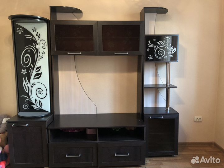 Стенка для телевизора