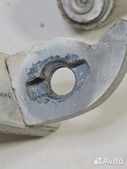 Петля двери передняя левая Mercedes-Benz E-Class