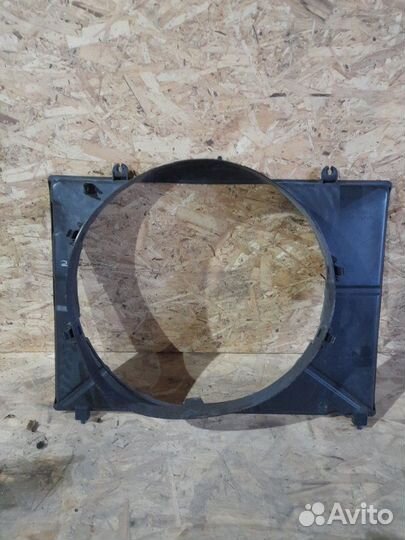 Кожух вентилятора Mitsubishi Pajero V93W 6G72 2007