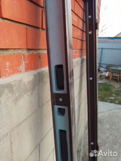 Продам металлические двери Интерио темный орех