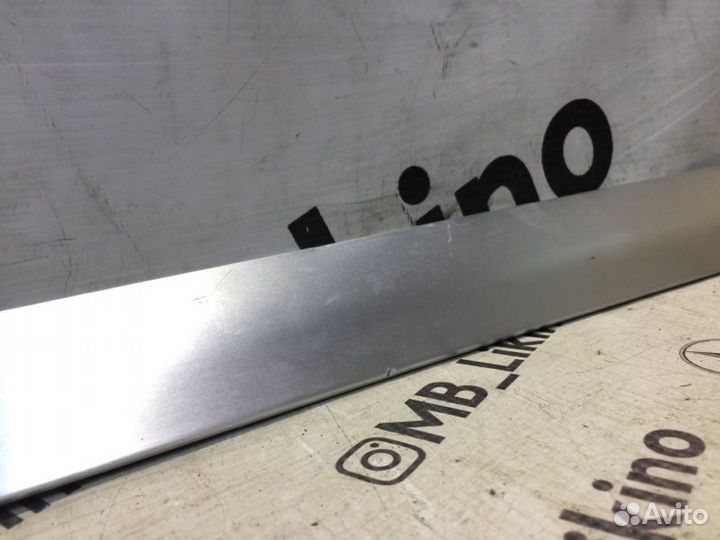 Накладка обшивки двери задняя левая Mercedes Ml
