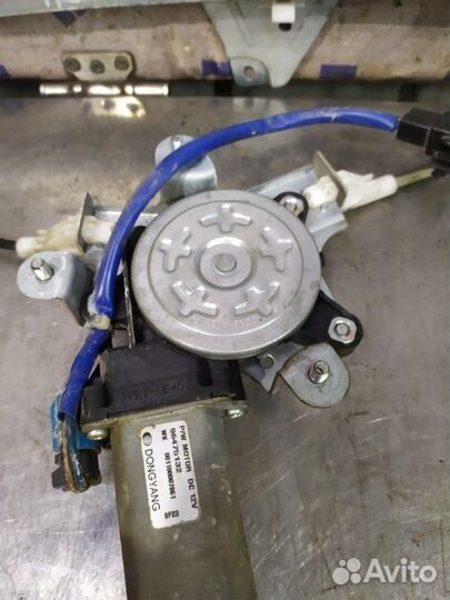 Стеклоподъемник электрический задний правый