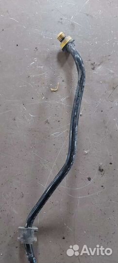 Вакуумный патрубок на Mercedes W140