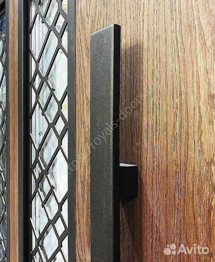 Двустворчатая парадная дверь. 154