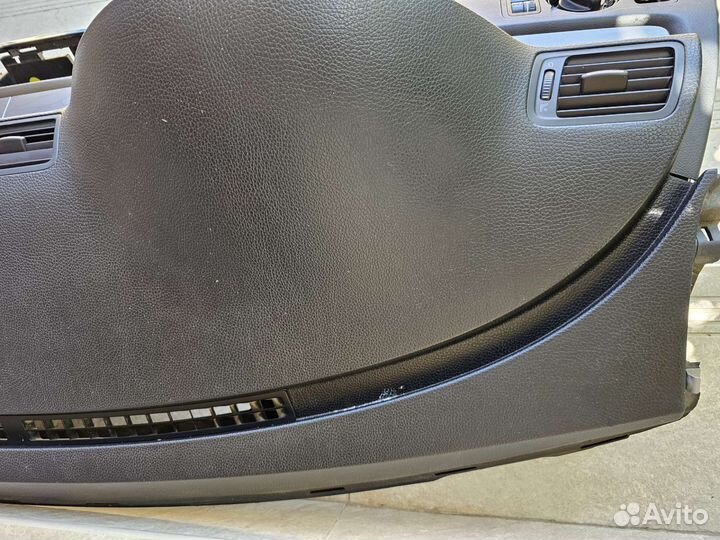 Панель торпеда Фольксваген Пассат Б6