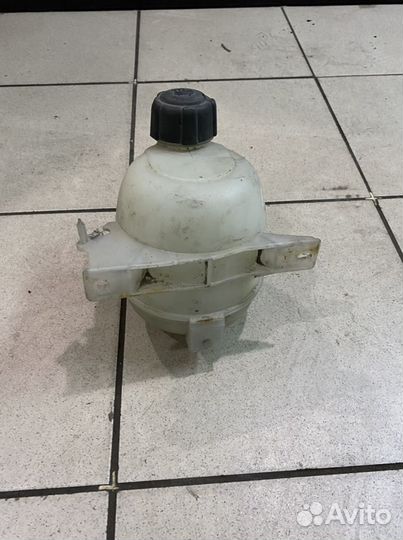 Лада Ларгус бачок расширительный