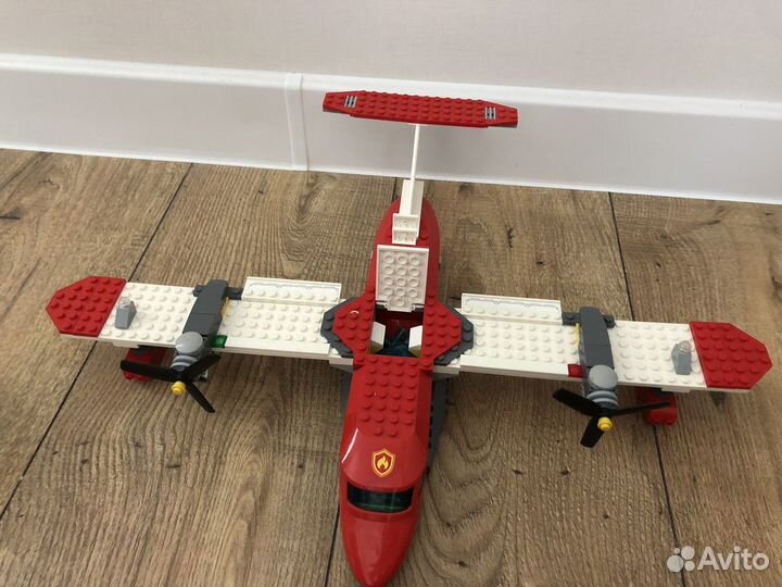 Lego City Пожарный самолет и Пожарный внедорожник