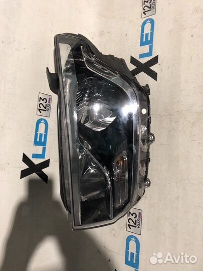 Фары правая левая Hyundai Grand Starex
