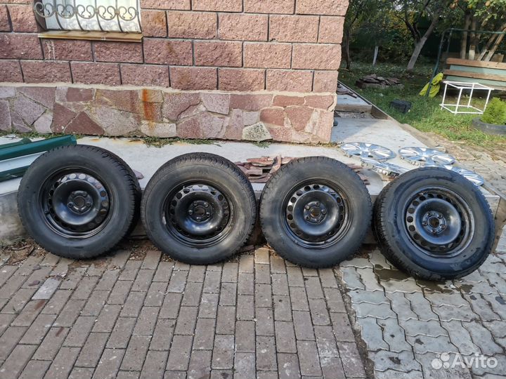 Gislaved Nord Frost 5 215/70 R16