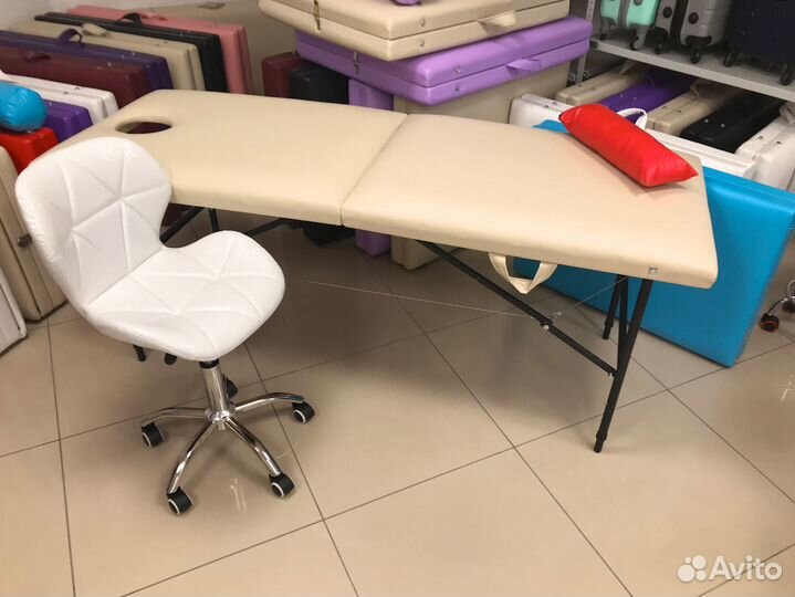 Кушетка с регулировкой ножек