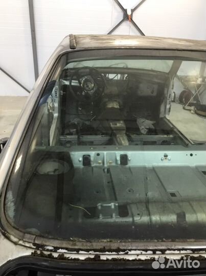 Заднее стекло Мерседес W124 купе (983)