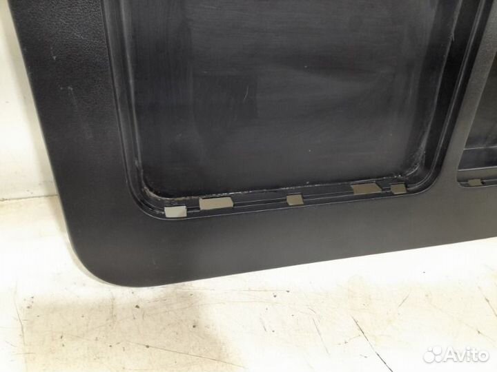 Обшивка двери багажника задняя Toyota Land Cruiser