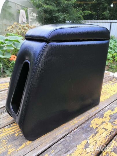 Подлокотник LADA granta