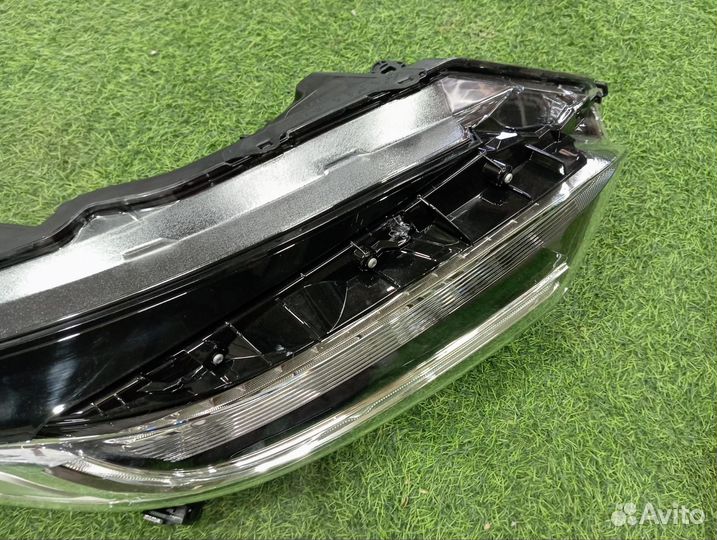 Фара правая Honda Vezel RU LEB 2020