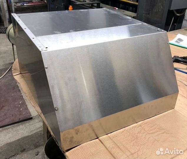 Вытяжка пристенная