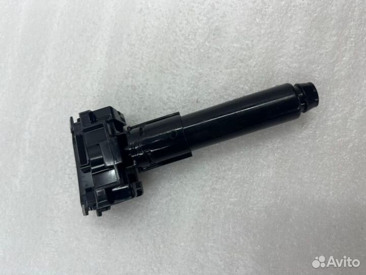 Омыватель фар передний правый Toyota Camry V70