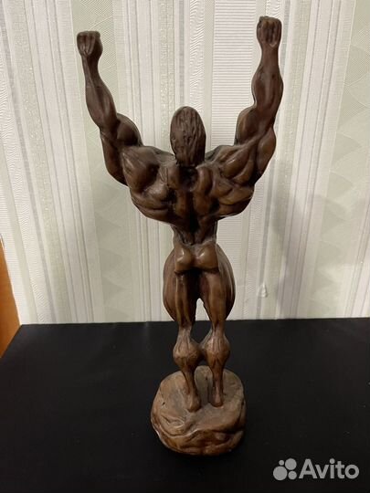 Статуэтка Бодибилдера