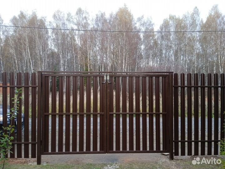 Забор из евроштакетника