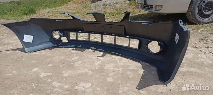 Продам передний бампер на Ниссан Альмера n16