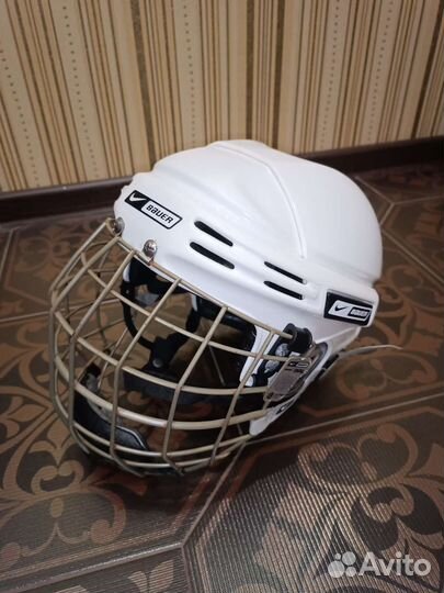 Профессиональный хоккейный шлем Bauer nbh5500L