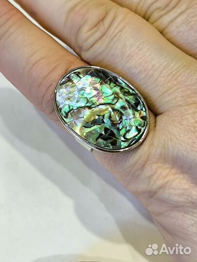 Кольцо с инкустацией гелиотисом