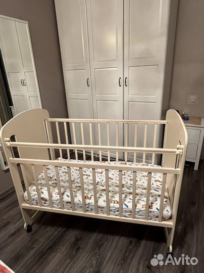 Детская кроватка