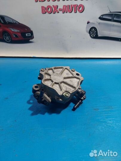 Насос вакуумный Peugeot Partner 1.6 HDI