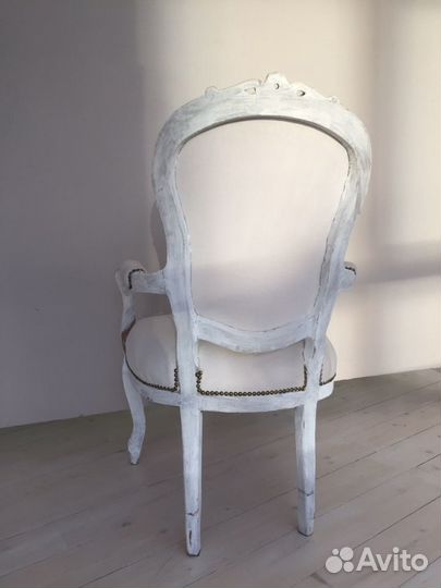 Антикварное кресло