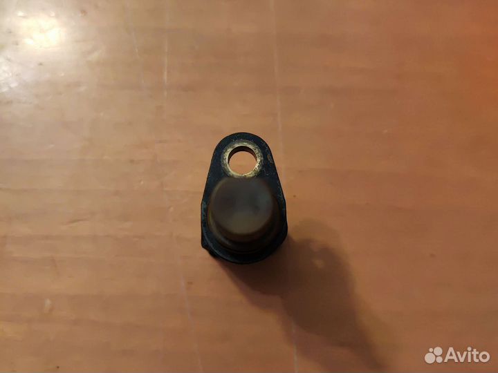 Датчик распредвала VAG 06C905163B