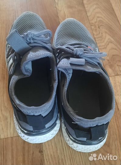 Кроссовки подростковые