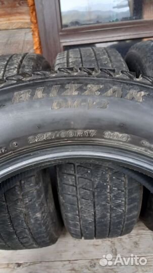 Bridgestone Blizzak DM-V3 225/65 R17