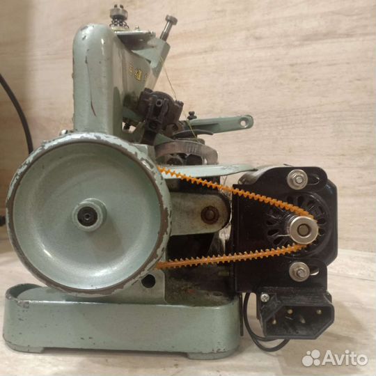 Оверлок бытовой