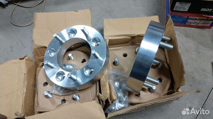 Проставки колёсных дисков Тойота Лексус