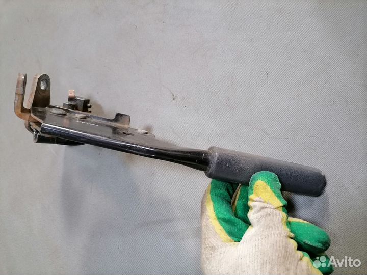 Рычаг стояночного тормоза, Toyota Lite Ace 1989