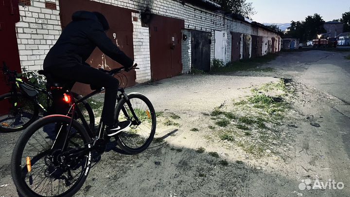 Очень яркая фара 1200 lm 4000 мАч