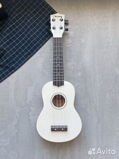 Укулеле veston