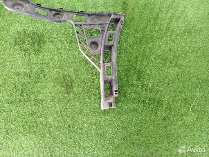 Кронштейн задний бампер задний правый Volkswagen