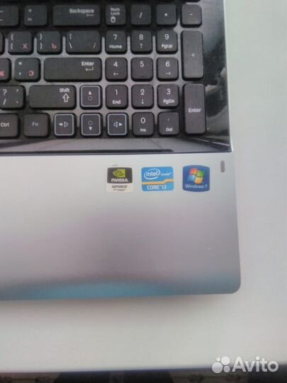 Ноутбук Samsung NP-RV520-S01RU