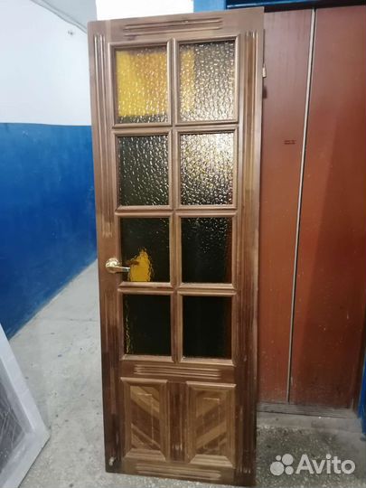 Двери деревянные б/у