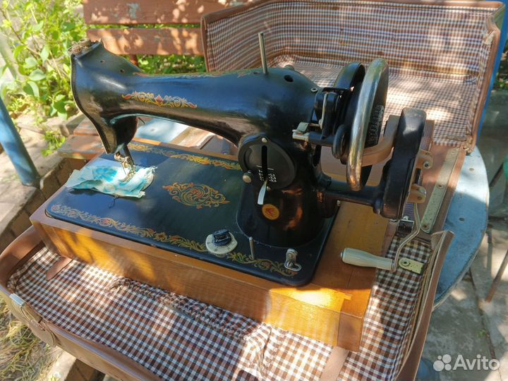 Швейная машинка ручная